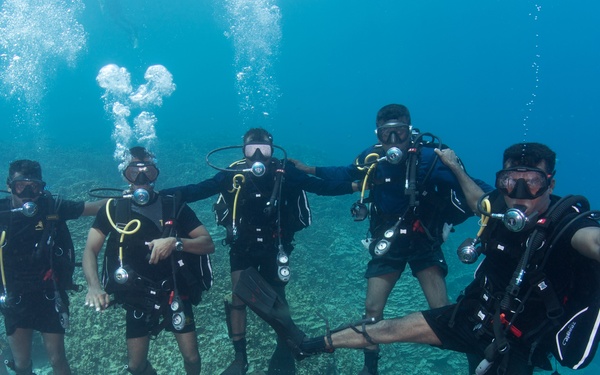 MDSU 1 and Sri Lankan Navy Divers - Subject Matter Expert Exchange