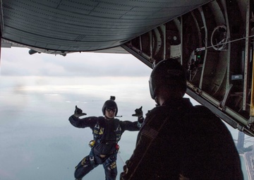 Leap Frogs Prepare for 59th Annual Chicago Air and Water Show