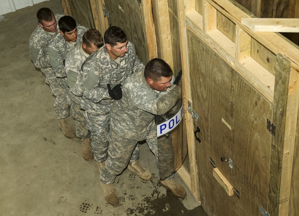 Combat ready: Military Police train in largest Army Reserve training exercise of the year