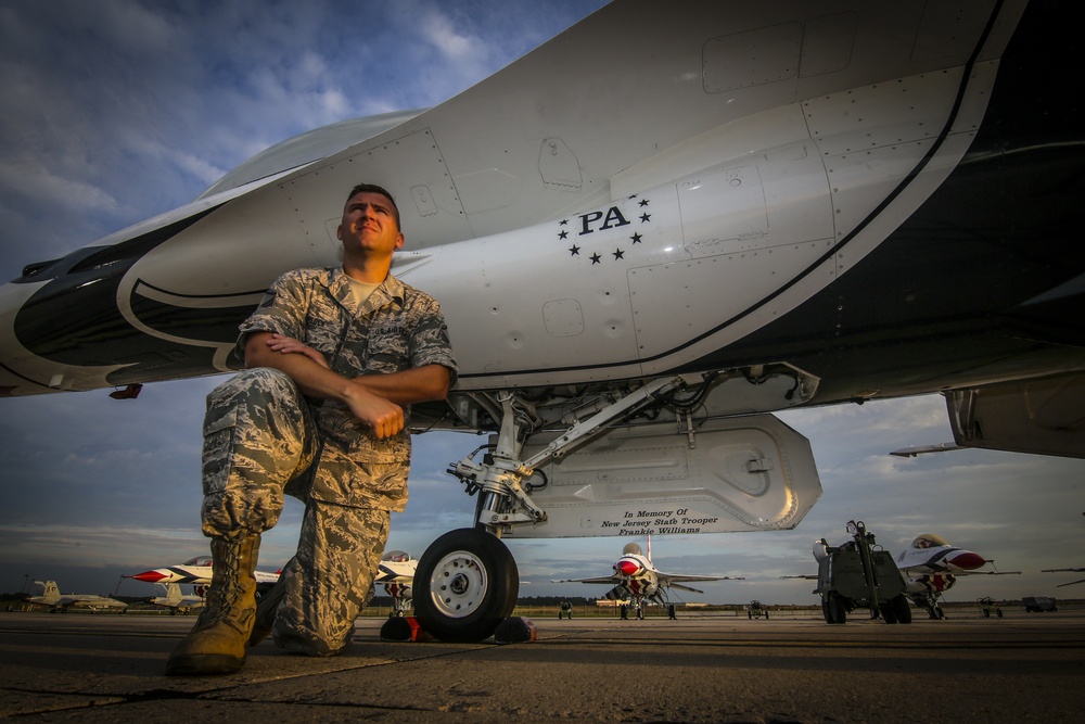 Thunderbirds dedicate plane to fallen New Jersey State Trooper
