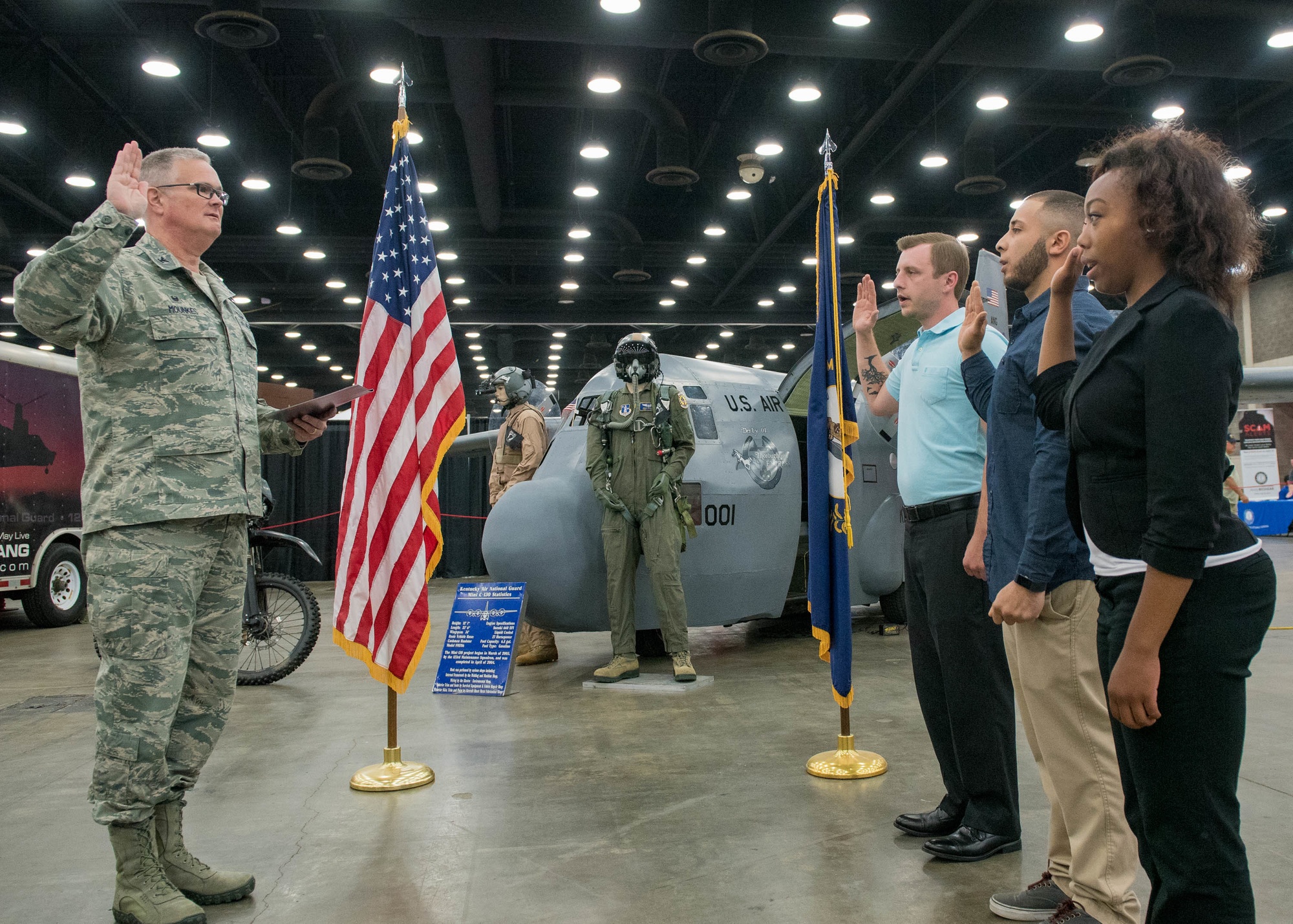 DVIDS - Images - Miami Dolphins Salute to Service Hosts 7th Special Forces  Group (Airborne) [Image 1 of 7]