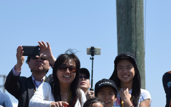 FALCON 9 LAUNCHES FROM VANDENBERG