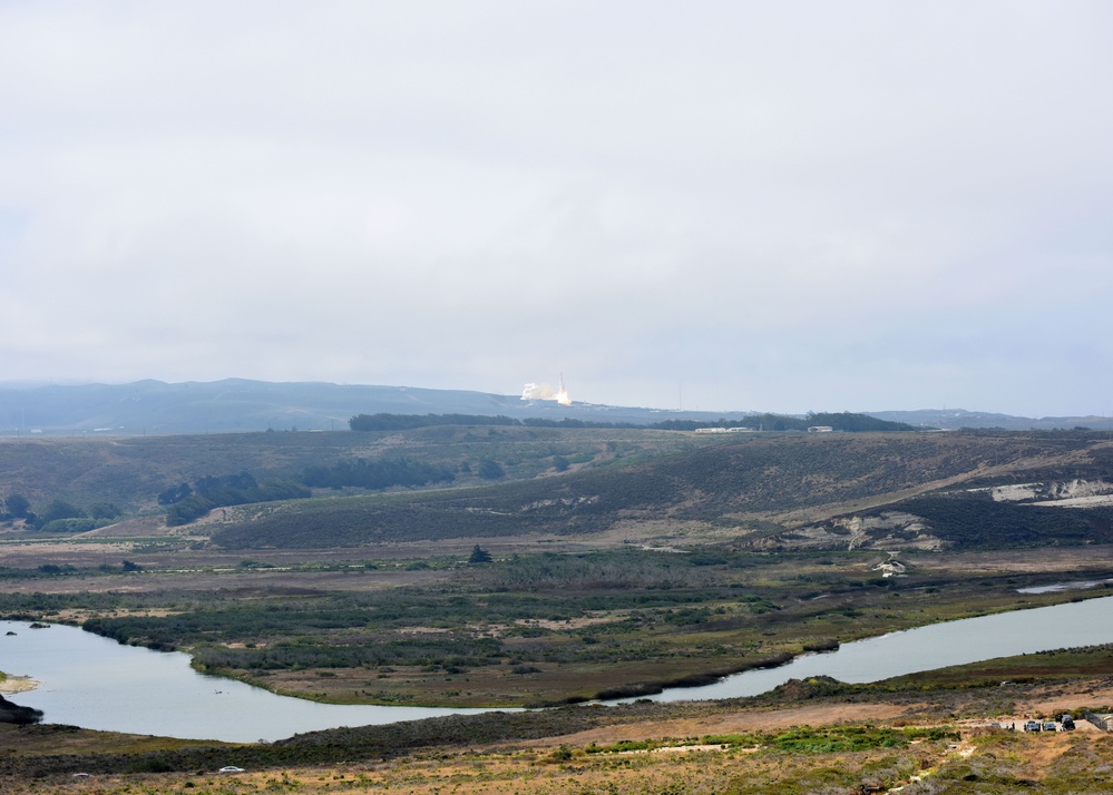 FALCON 9 LAUNCHES FROM VANDENBERG