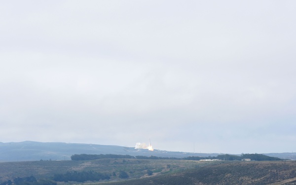FALCON 9 LAUNCHES FROM VANDENBERG
