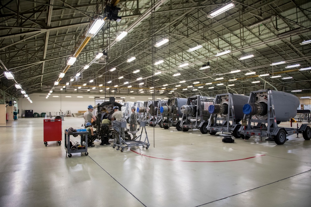 Philippine &amp; U.S. Air Forces Learning Together