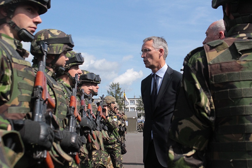 NATO Secretary General and Polish Minister of Defense visit Battle Group Poland