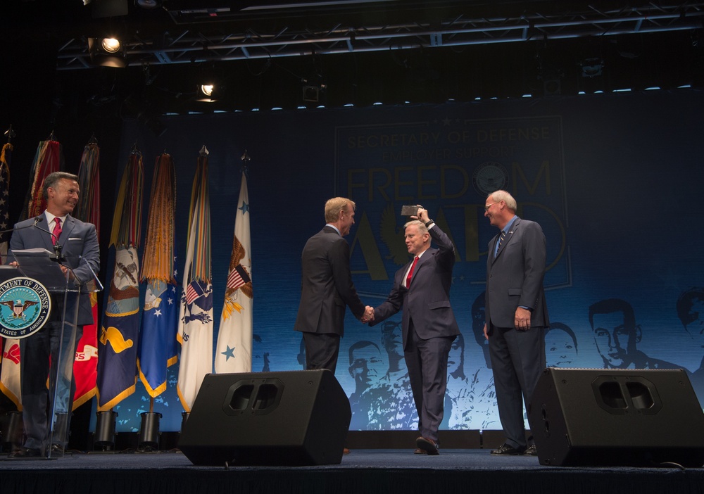DSD hosts The Secretary of Defense Employer Support Freedom Awards Ceremony