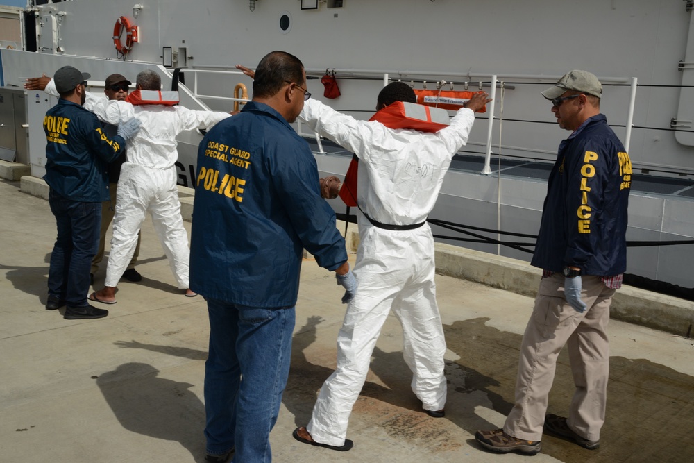Coast Guard apprehends 4 Dominicans suspected of drug smuggling activities off Puerto Rico