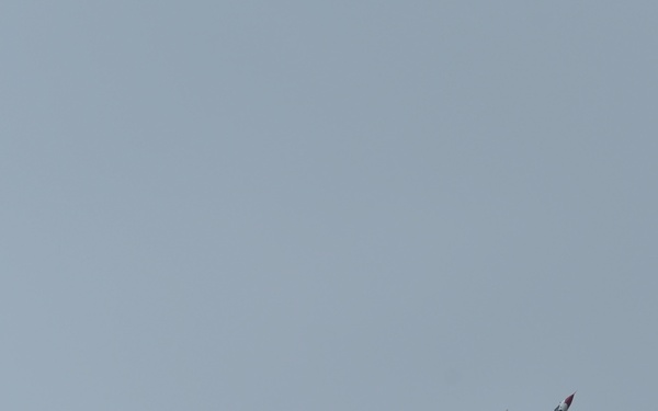 US Air Firce Thunderbirds Fly Dover