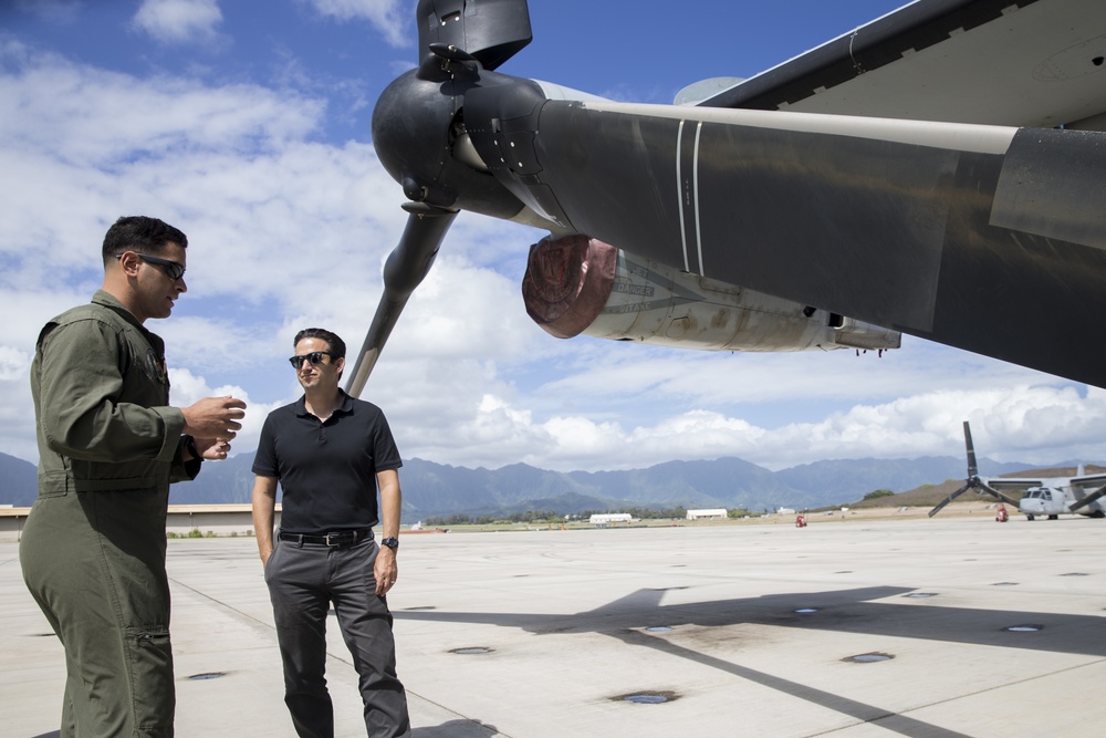 Senator Schatz Visits Marine Corps Base Hawaii