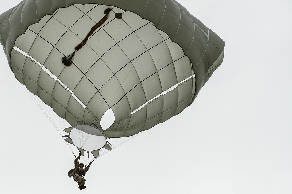 4/25 Infantry Pre-Deployment Jump