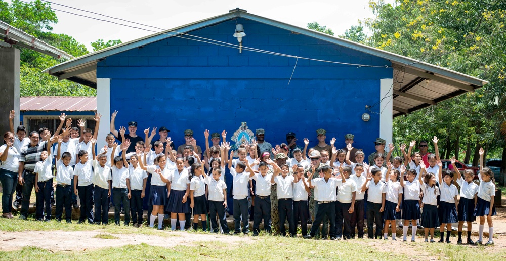 DVIDS - Images - Navy Sailors Paint Honduran School during Southern ...