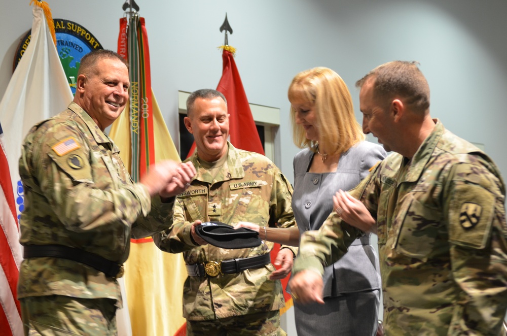 New leader takes over largest Army Reserve command