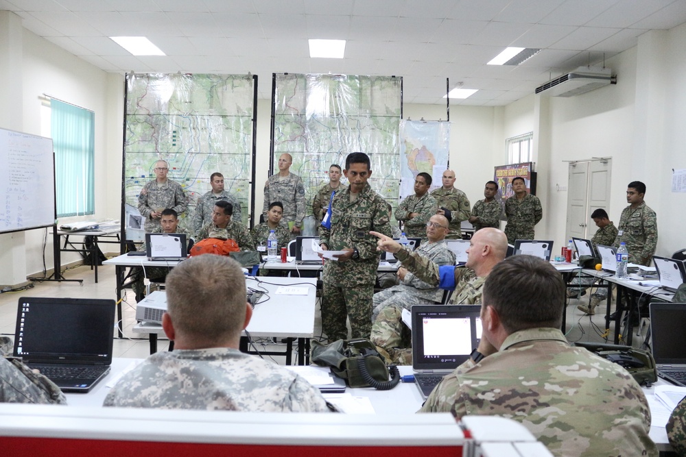 Idaho, Malaysian Soldiers train together