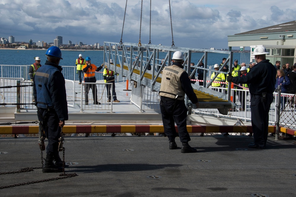 Bonhomme Richard Arrives in Melbourne