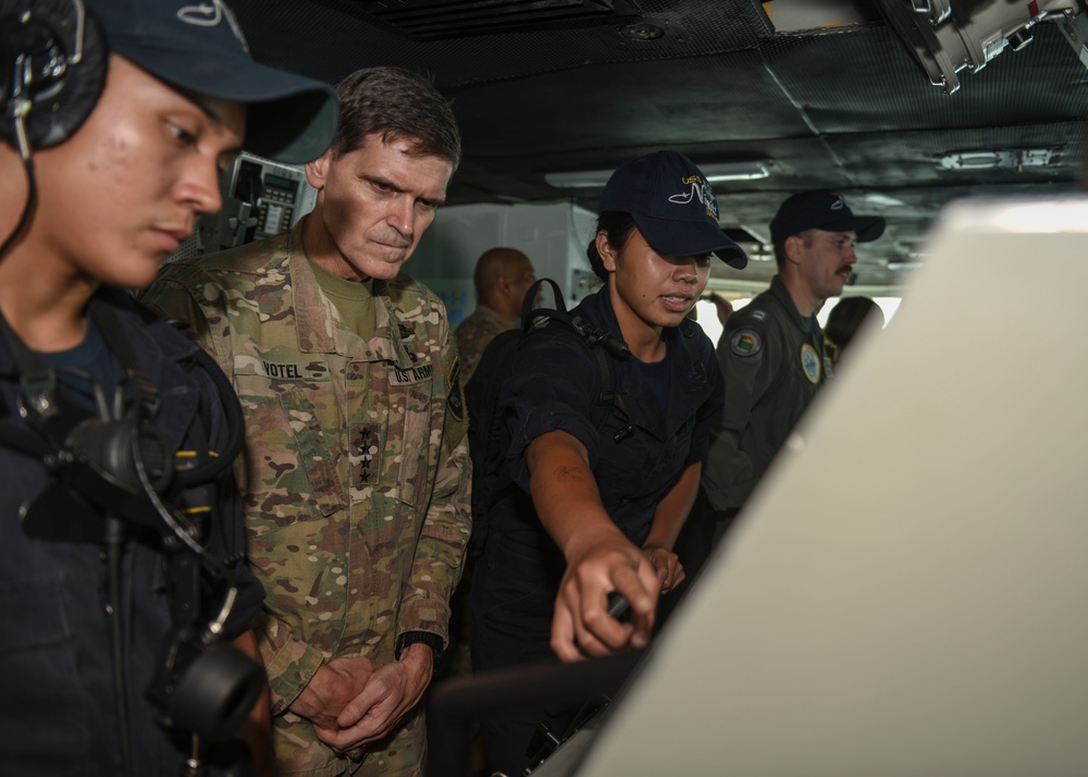 CENTCOM Visits USS Nimitz