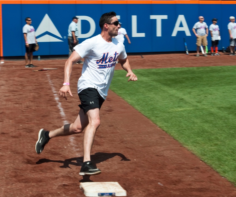 Army takes swing at New York Mets softball classic