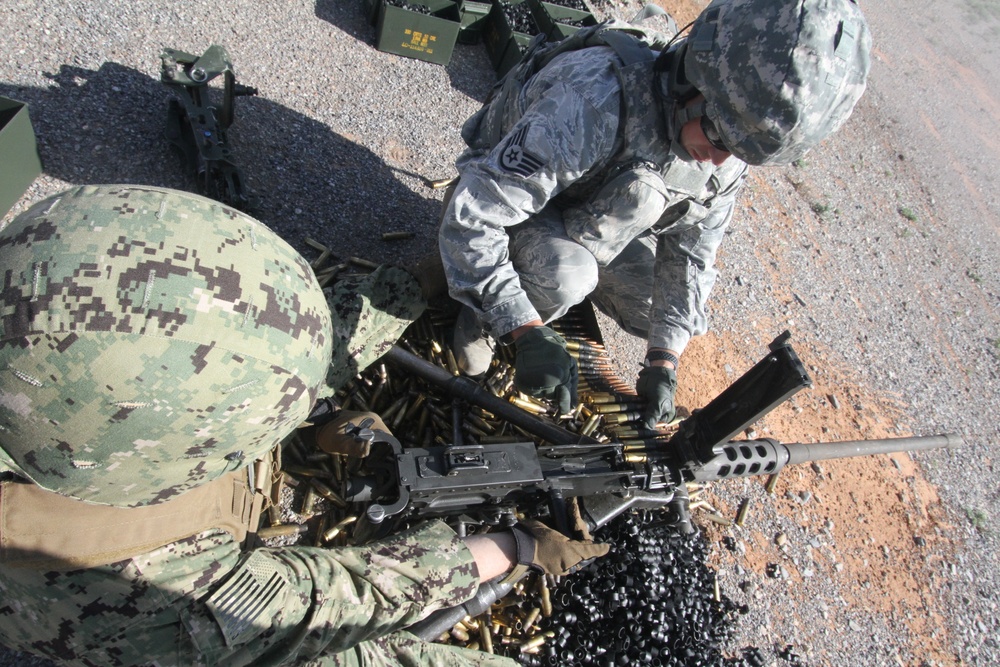 Desert Defender graduates first joint Air Force-Navy course