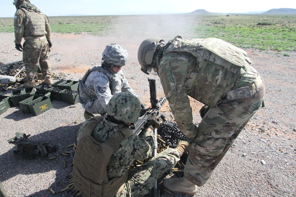 Desert Defender graduates first joint Air Force-Navy course