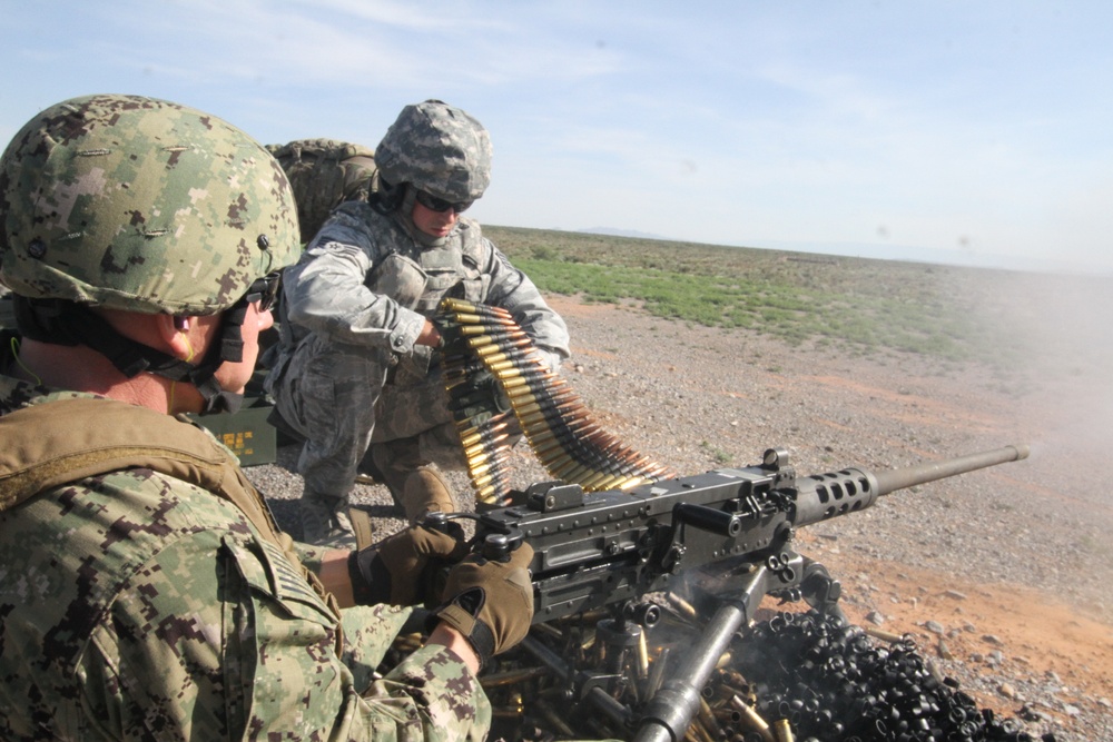 Desert Defender graduates first joint Air Force-Navy course