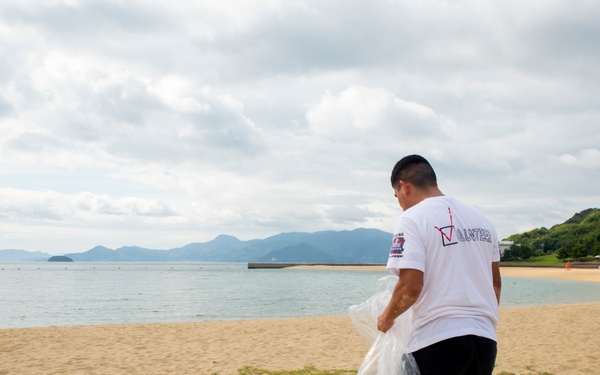 Single Marine Program volunteers cleanup Yuu Beach