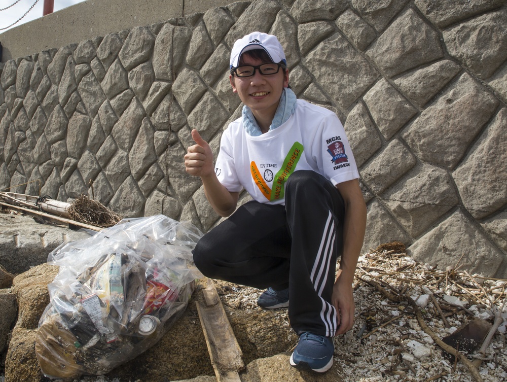 Single Marine Program volunteers cleanup Yuu Beach