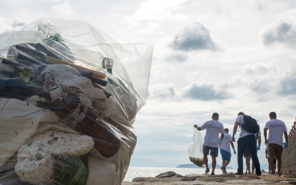 Single Marine Program volunteers cleanup Yuu Beach