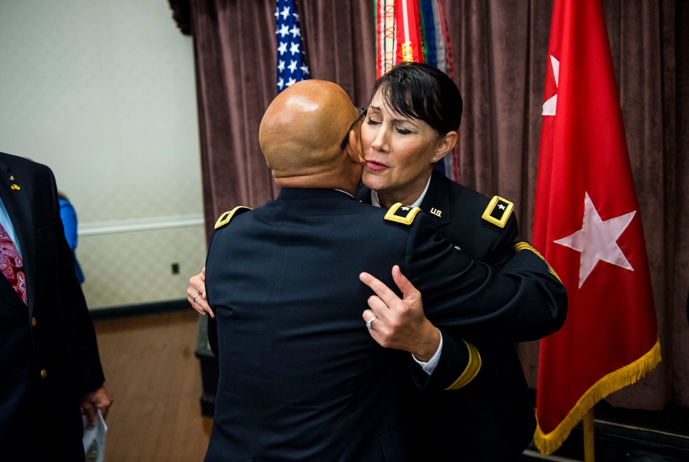 Puerto Rican &quot;Ramba&quot; Soldier gets her star
