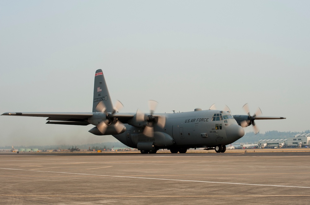 Oregon Airmen deploy to support Hurricane Harvey relief