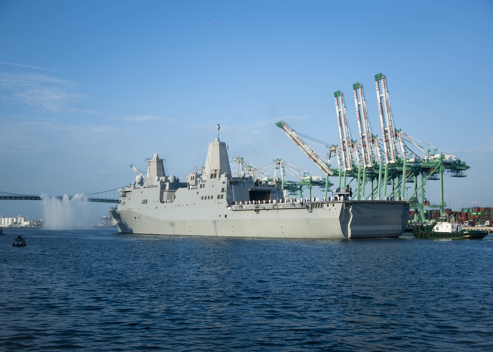 DVIDS Images LA Fleet Week Ship Arrivals [Image 10 of 10]