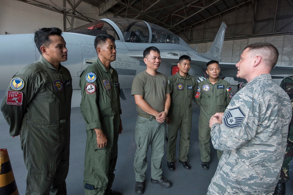 Bilateral exchange grows PAF, USAF interoperability