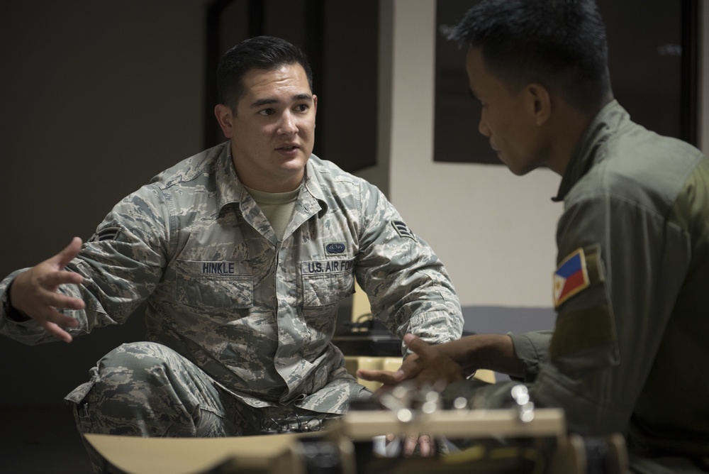 Bilateral exchange grows PAF, USAF interoperability