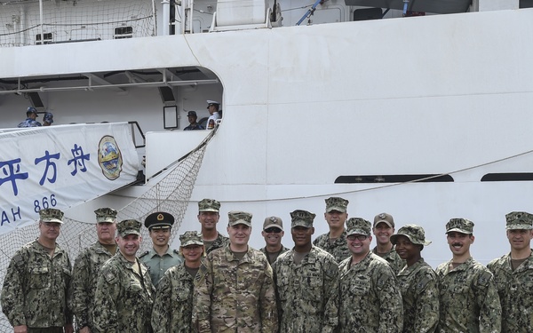 Medical personnel visit Chinese hospital ship