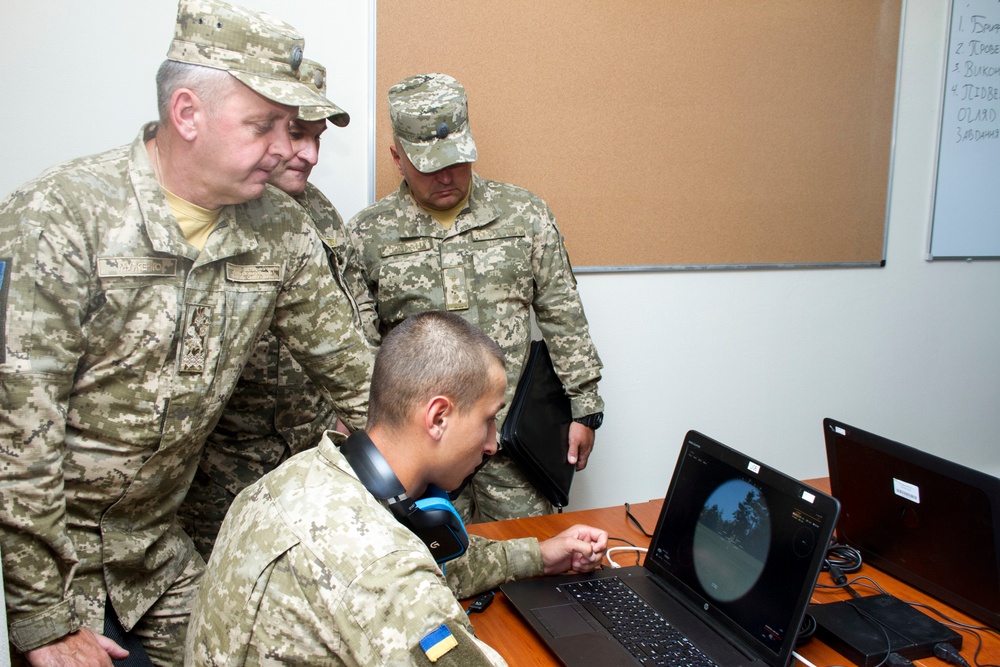Ukrainian and Polish army chiefs visit Yavoriv Combat Training Center
