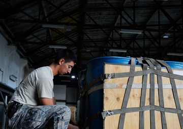 86th LRS Airmen rig it to win