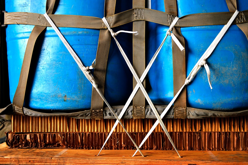 86th LRS Airmen rig it to win