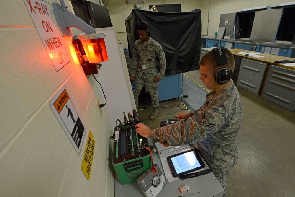 NDI technicians x-ray metal tube