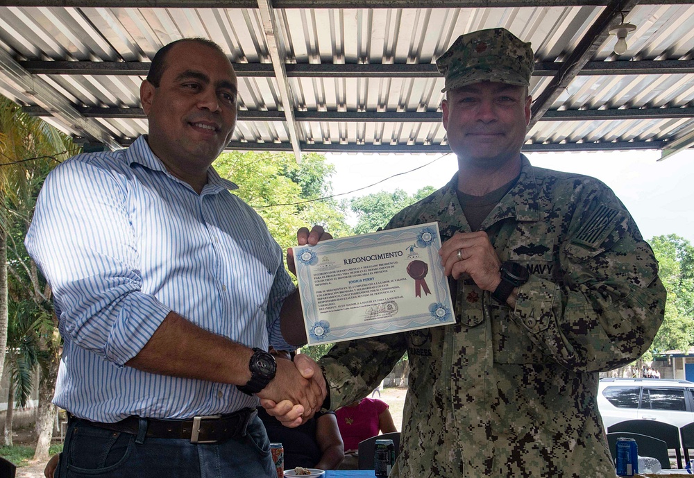 SPS 17 Troops and Honduran Partners Celebrate COMREL Completion