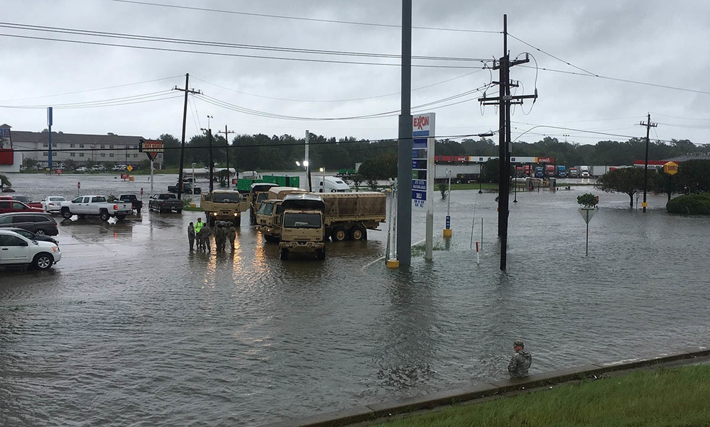 La. Guard helps evacuate Texans from flood waters