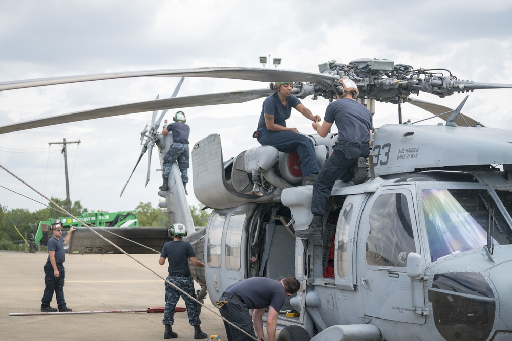 HSC-28 Maintainers Support Hurricane Harvey Relief Efforts