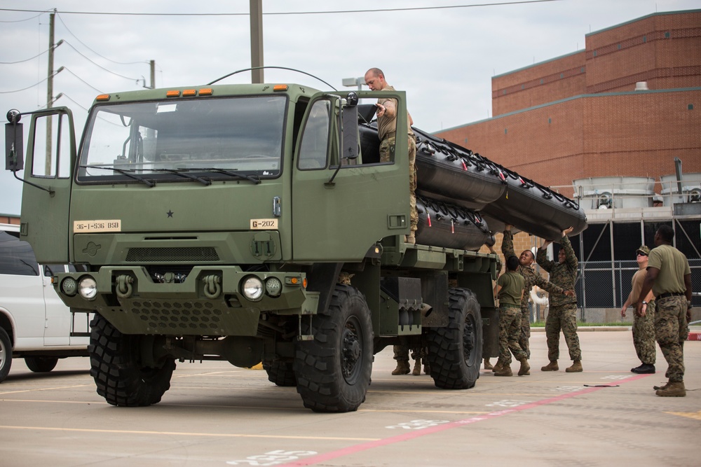 4th Reconnaissance Marines support rescue efforts in wake of Hurricane Harvey