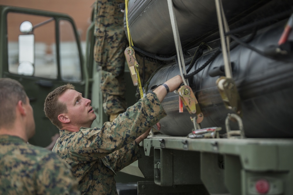 4th Reconnaissance Marines support rescue efforts in wake of Hurricane Harvey