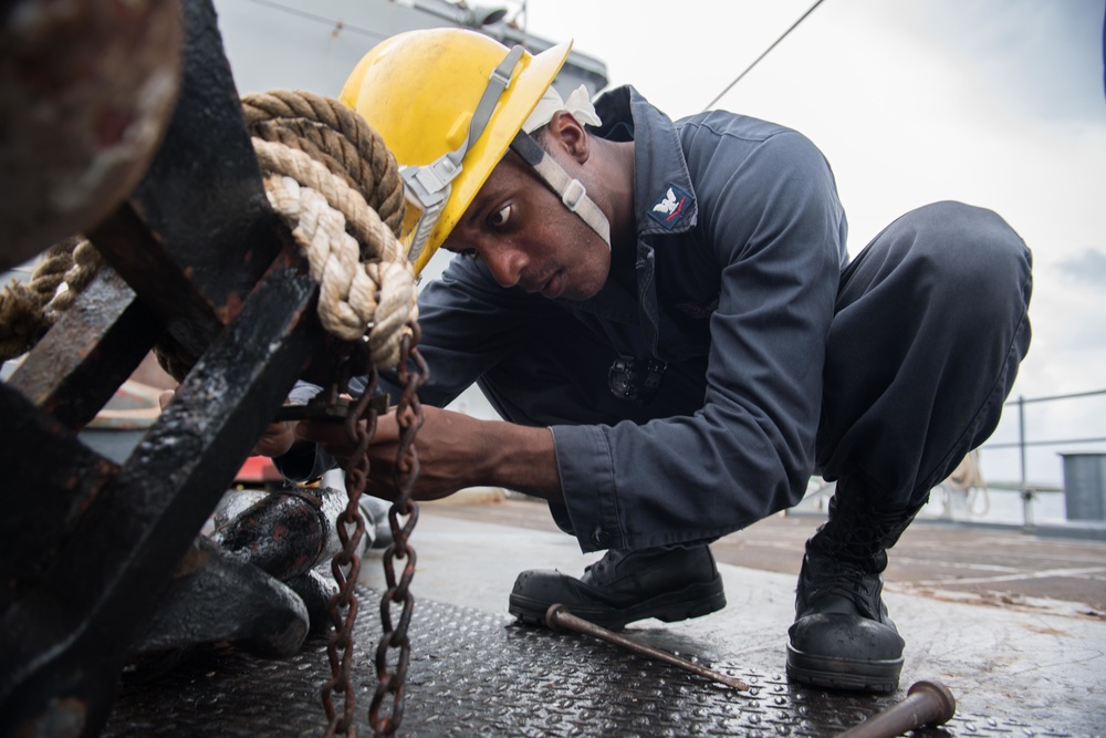 USS Ashland arrives in Guam