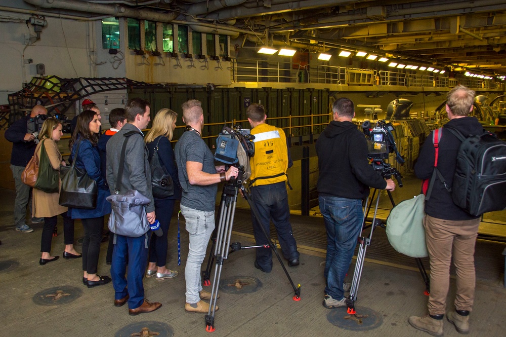 Melbourne Locals Visits USS Bonhomme Richard (LHD 6)