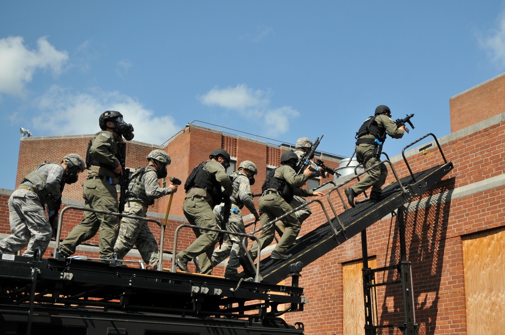 103d Security Forces Squadron participate in 2017 CT Swat Challenge