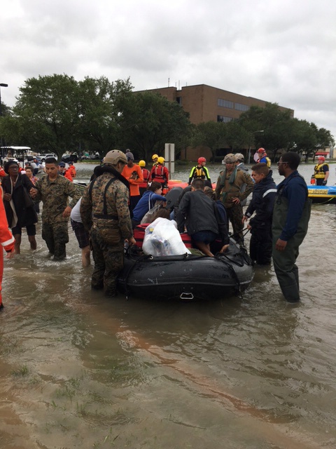 4th Reconnaissance Bn. executes rescue operations during Hurricane Harvey