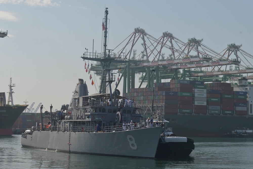 DVIDS Images Ships Arrive for LA Fleet Week [Image 9 of 15]