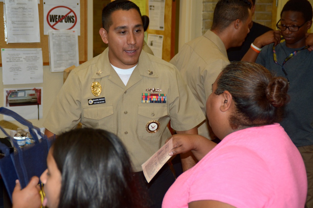 Reserve Recruiter speads Navy Awareness