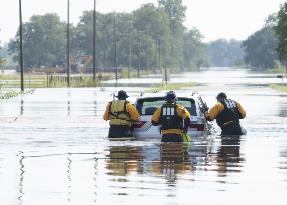 New Jersey Task Force 1 perform rescue operations