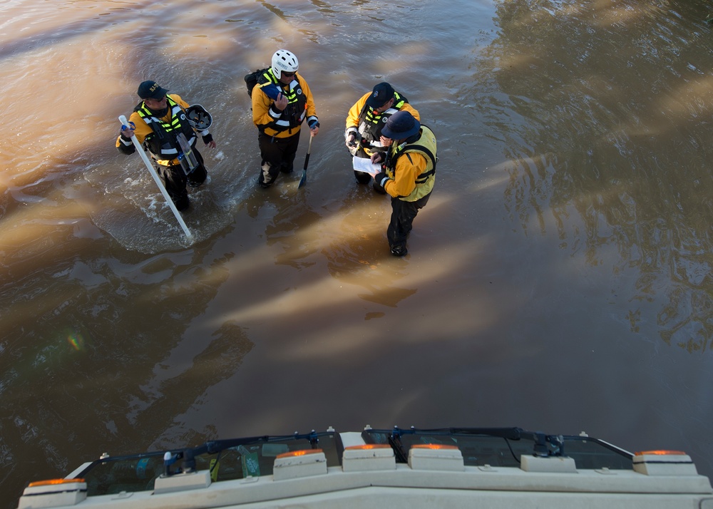 New Jersey Task Force 1 perform rescue operations